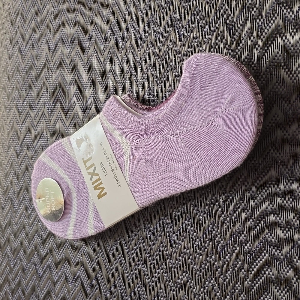 MIXIT BRAND WOMEN'S BUNDLE OF 2 PURPLE LINER SOCKS FITS SHOE SIZE 4-10